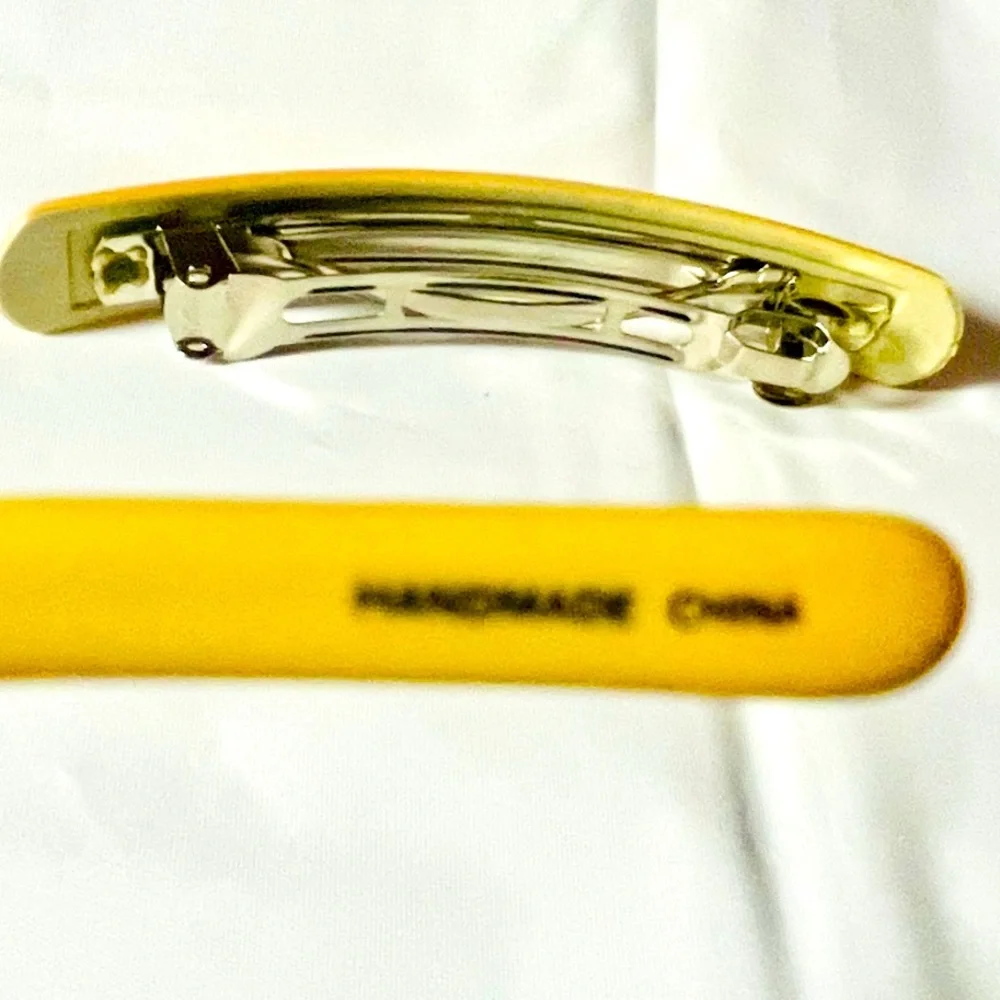 HANDMADE IN CHINA YELLOW SUNGLASSES+ A matching hair clip